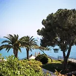 Villa Bueyuekada I Private Pier & Seawater Pool Istanbul