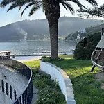 Bueyuekada I Private Pier & Seawater Pool *