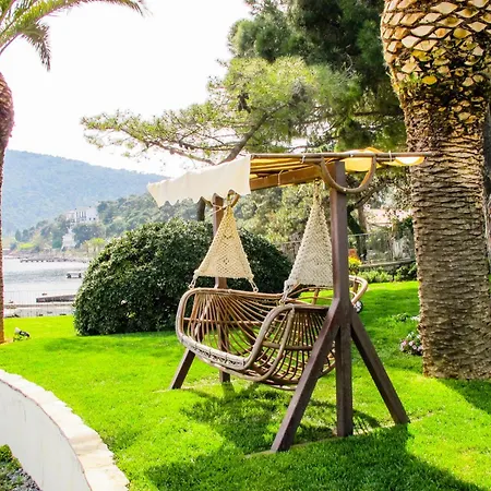 Bueyuekada I Private Pier & Seawater Pool Villa Istanbul