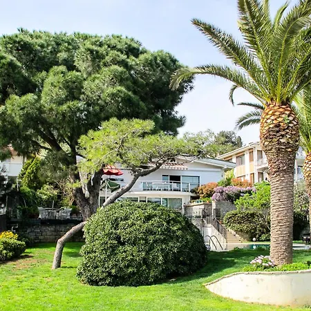 Bueyuekada I Private Pier & Seawater Pool Istanbul